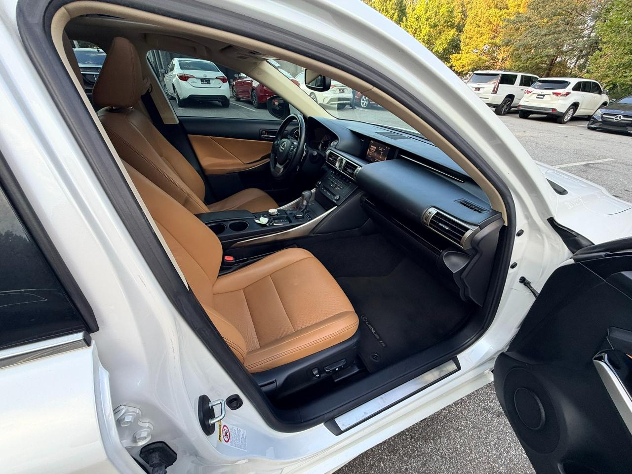 Lexus IS 200t 2016
