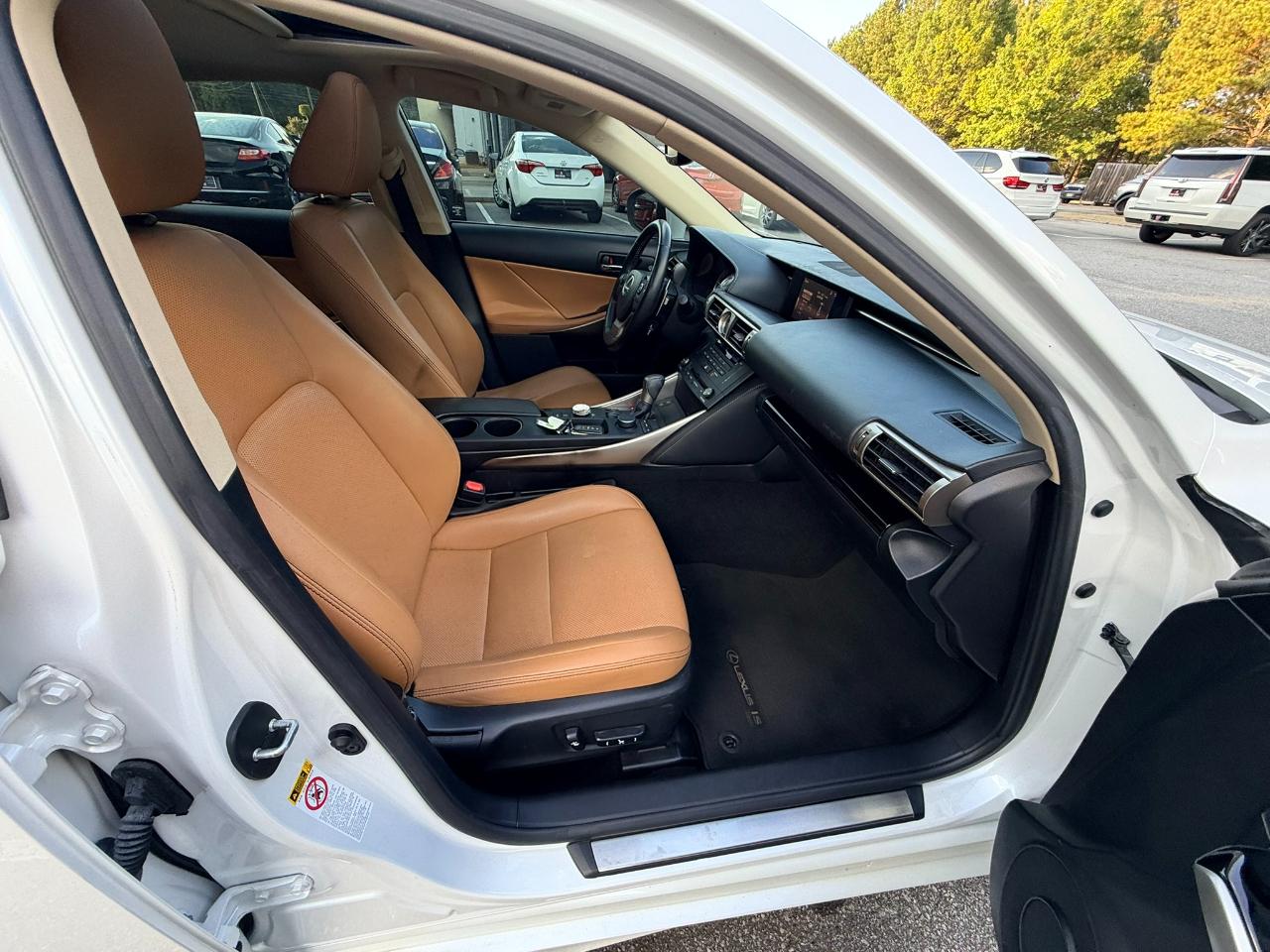 Lexus IS 200t 2016