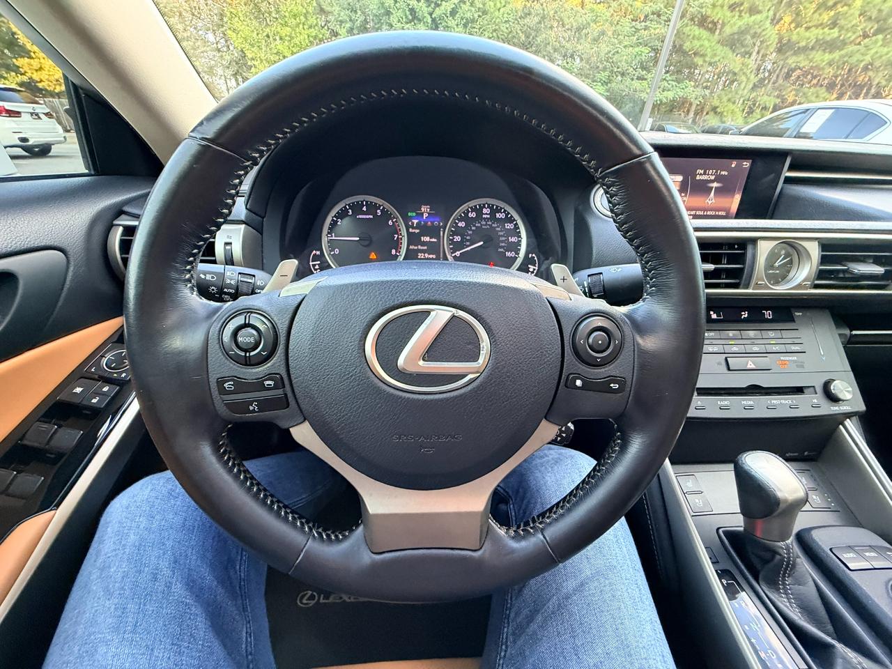 Lexus IS 200t 2016