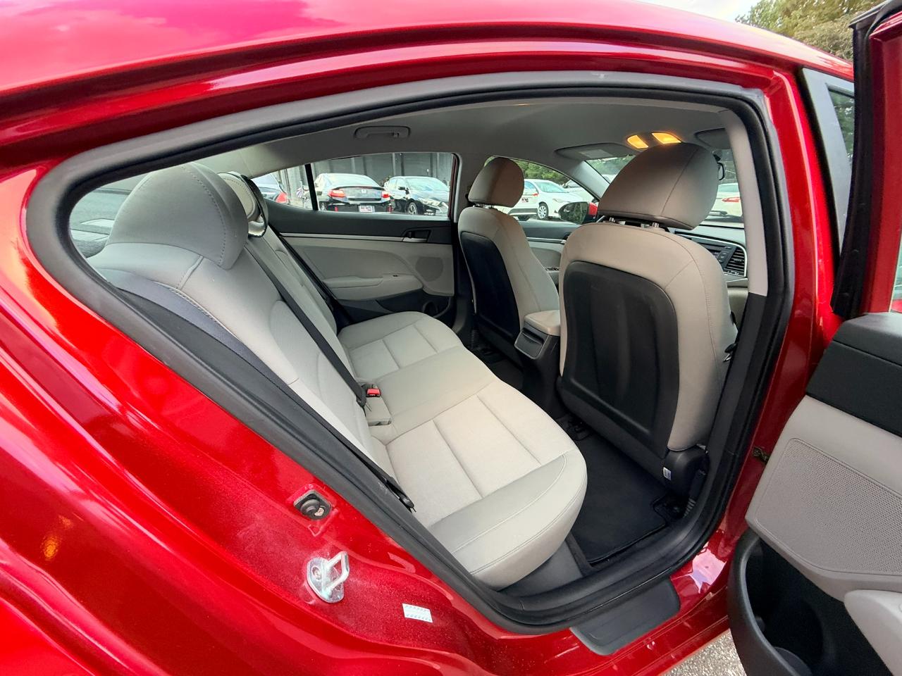 Hyundai Elantra photo 14