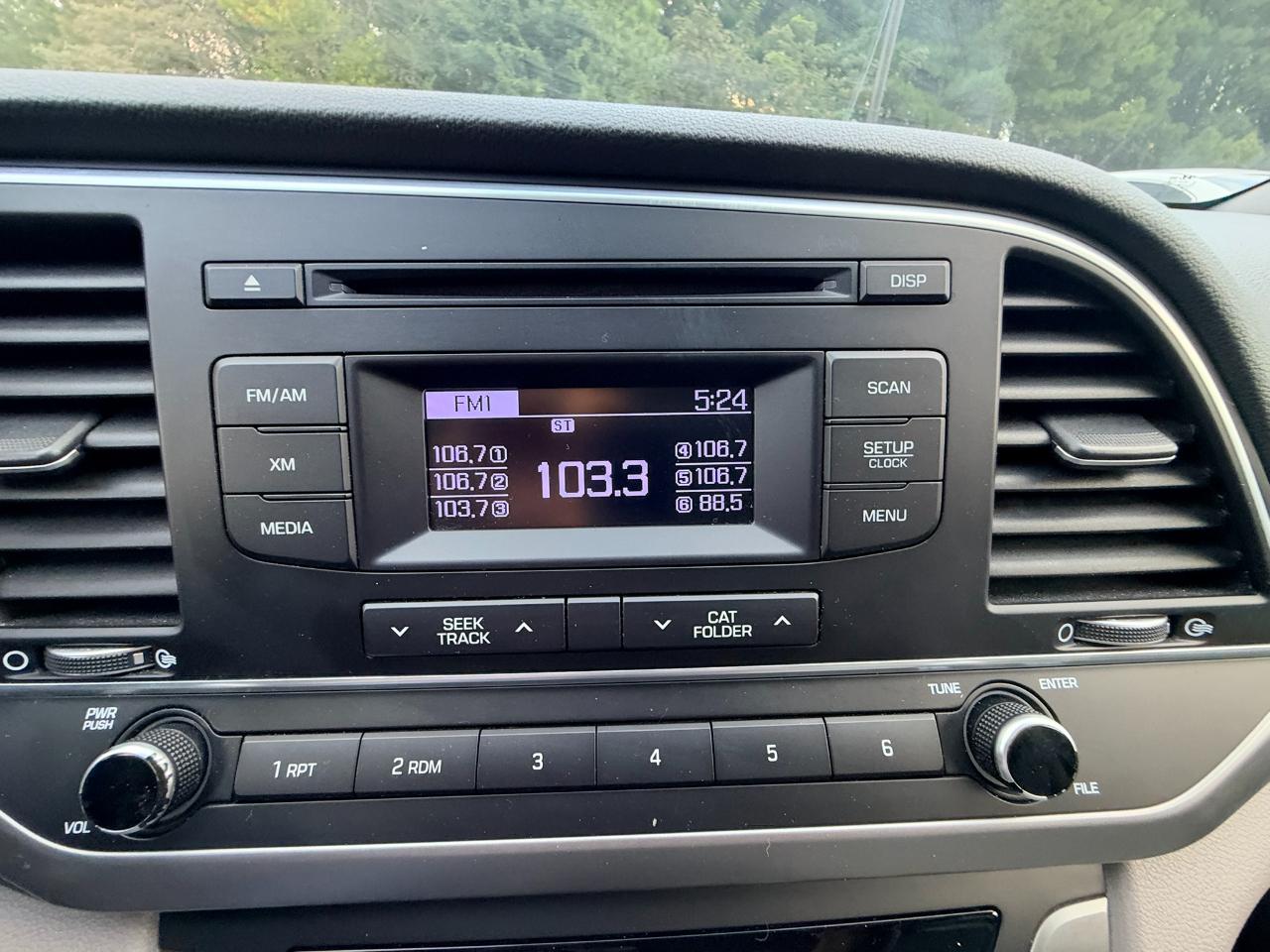 Hyundai Elantra photo 20