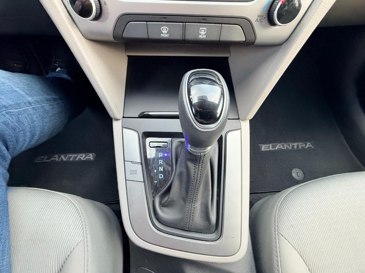 Hyundai Elantra photo 22