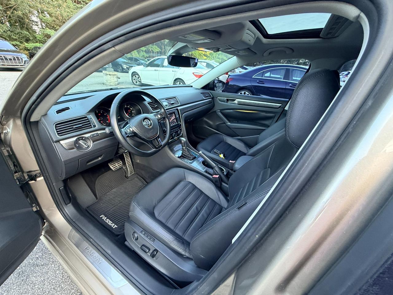 Volkswagen Passat 3.6L V6 SEL Premium 2016