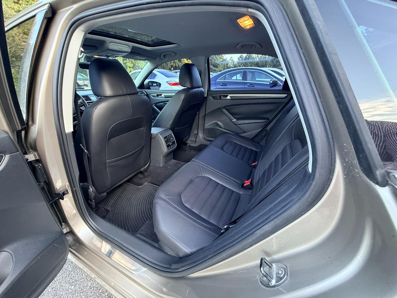Volkswagen Passat 3.6L V6 SEL Premium 2016