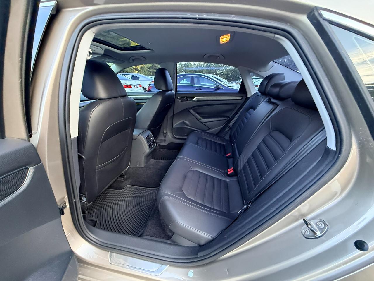 Volkswagen Passat 3.6L V6 SEL Premium 2016