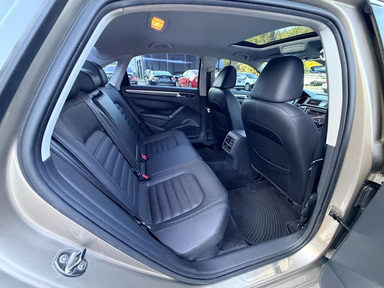 Volkswagen Passat 3.6L V6 SEL Premium 2016