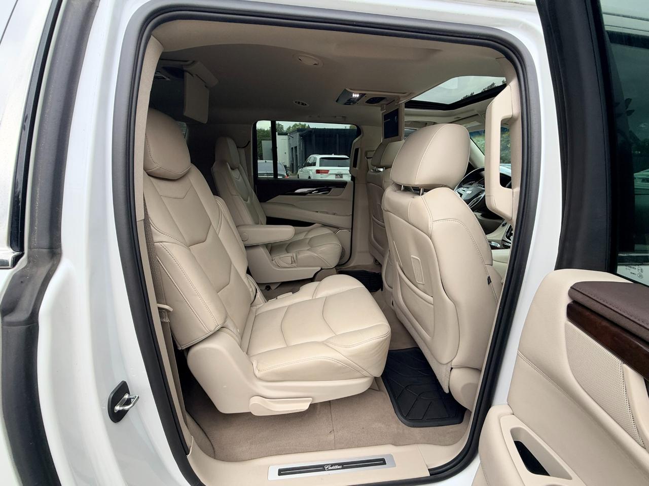 Cadillac Escalade ESV 2WD Premium 2016