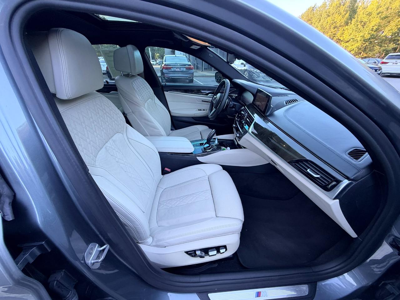 BMW 540i photo 17