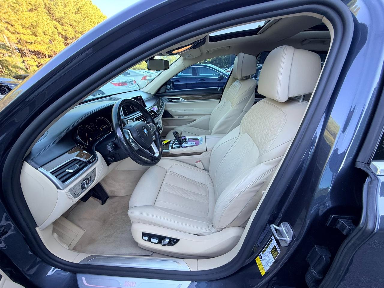 BMW 7-Series 740i 2018