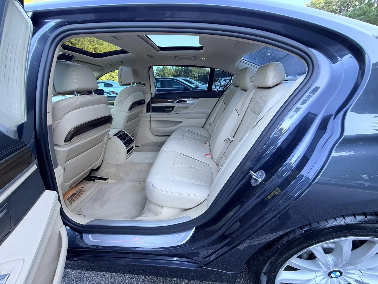 BMW 7-Series 740i 2018