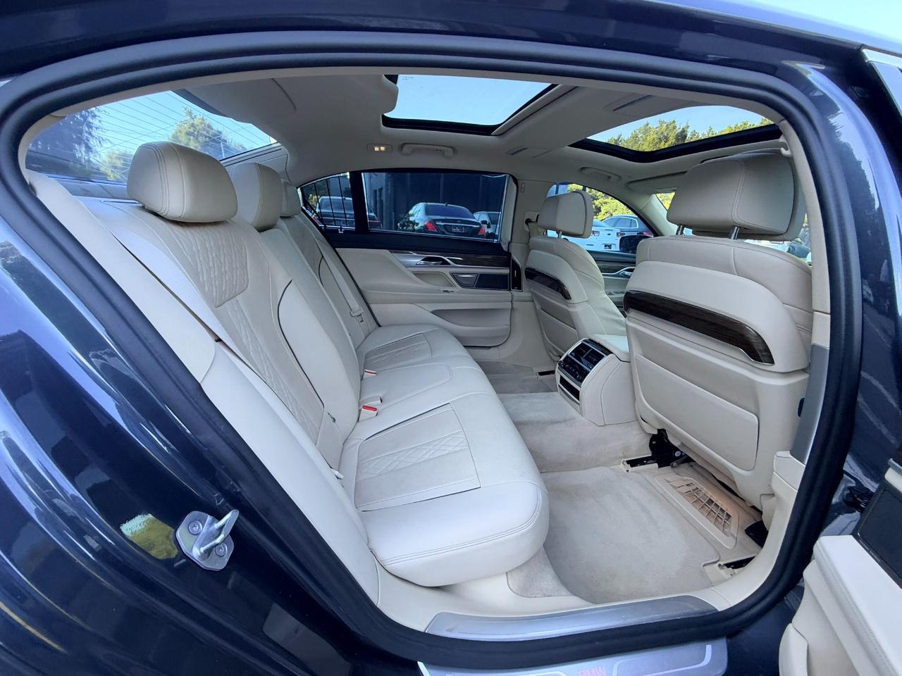 BMW 7-Series 740i 2018