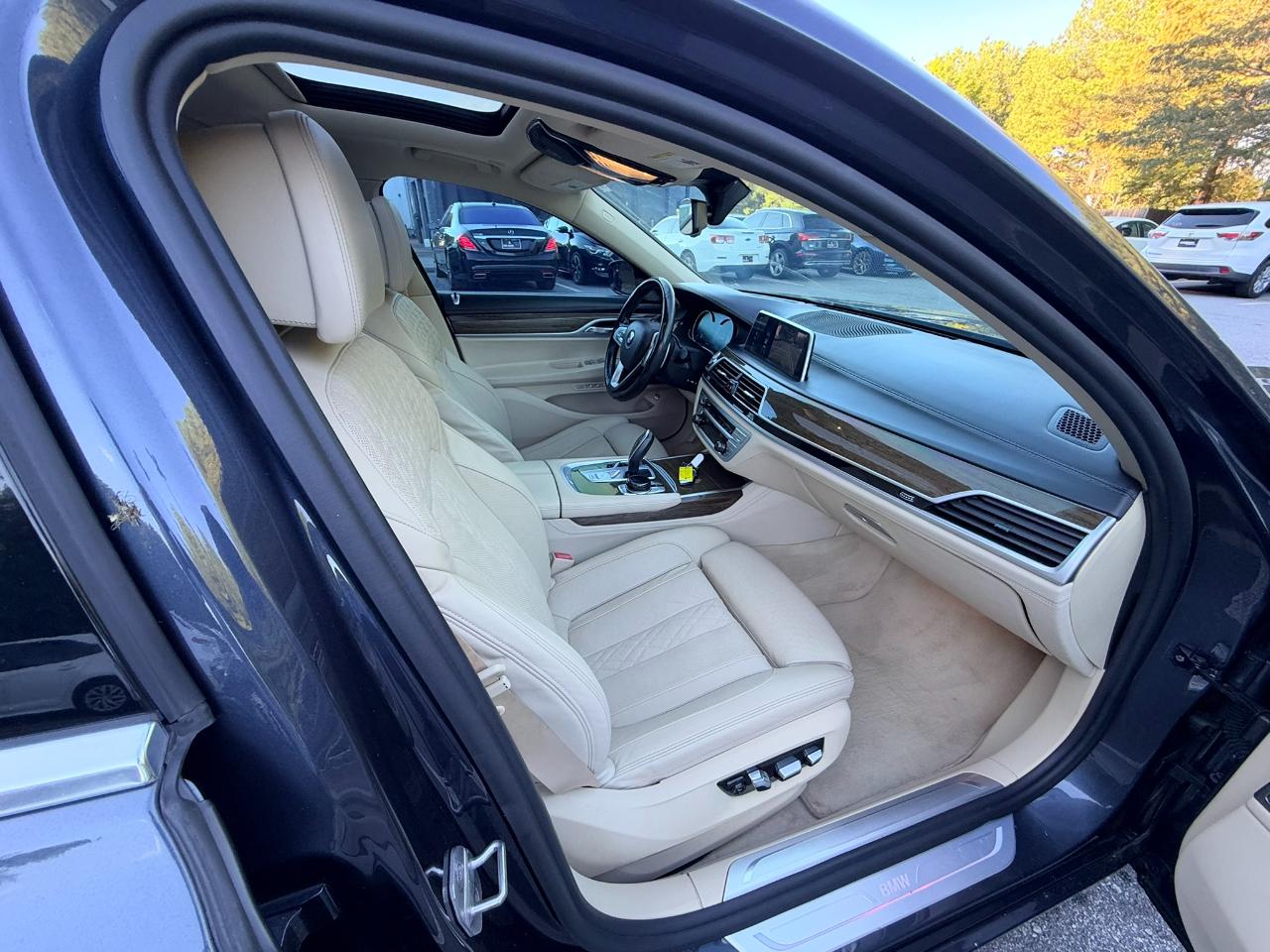 BMW 7-Series 740i 2018