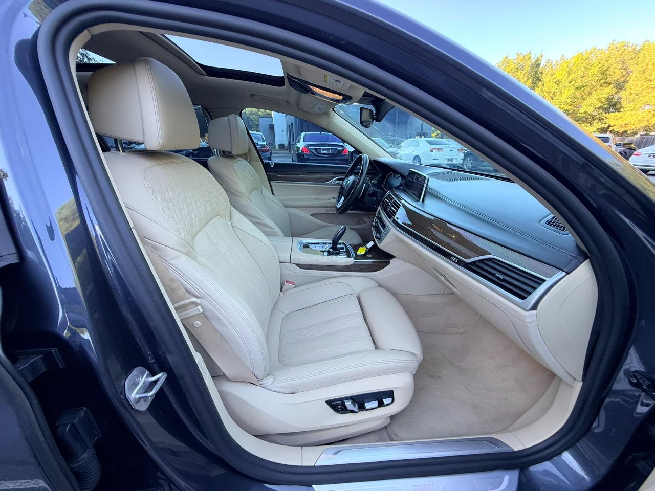 BMW 7-Series 740i 2018