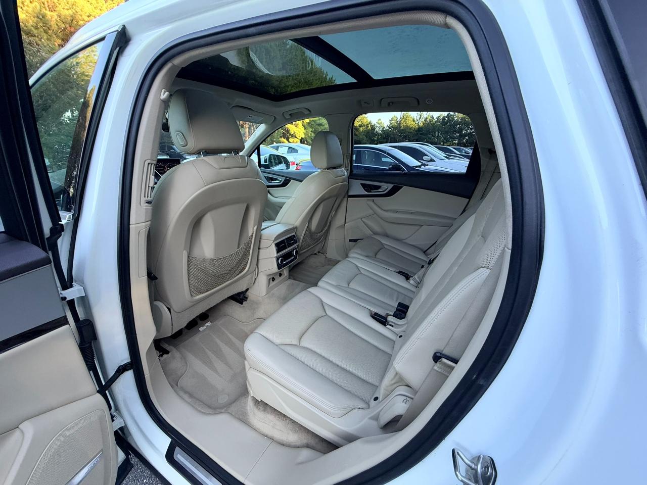 Audi Q7 photo 11