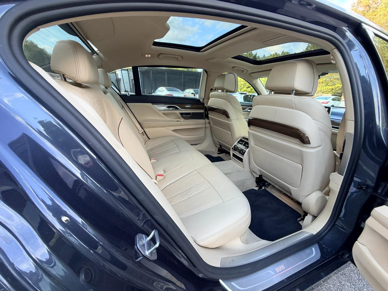 BMW 7-Series 740i 2017