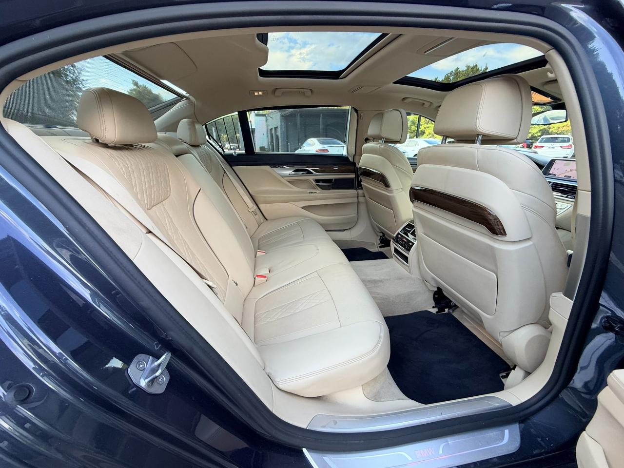 BMW 7-Series 740i 2017