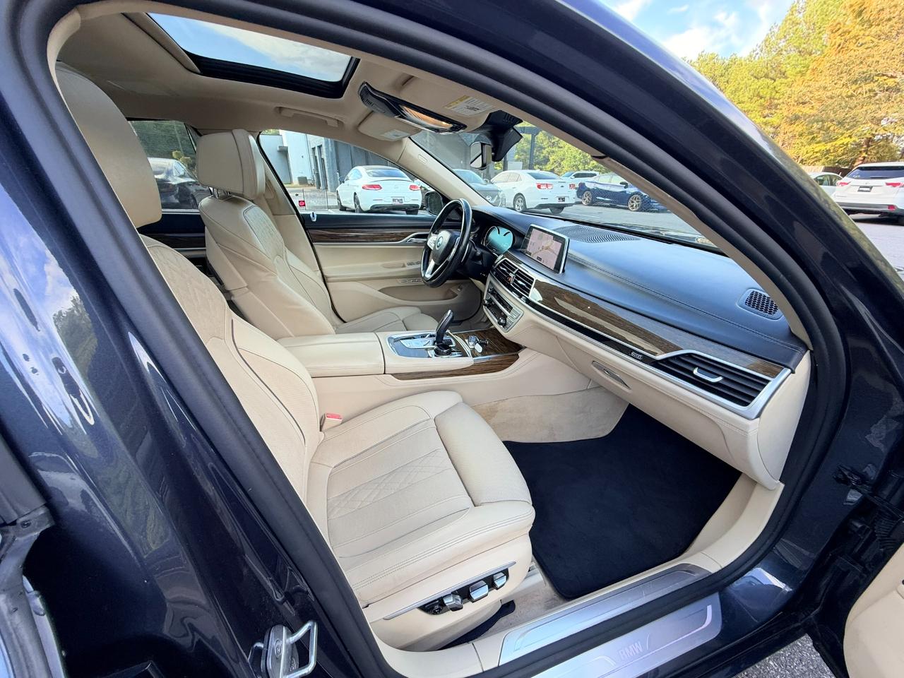 BMW 7-Series 740i 2017