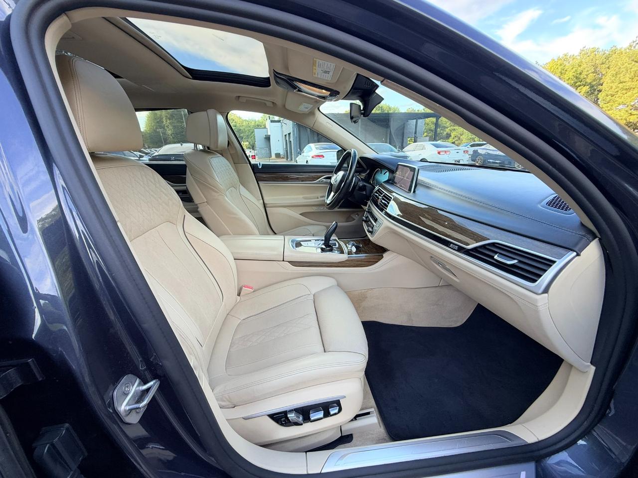 BMW 7-Series 740i 2017