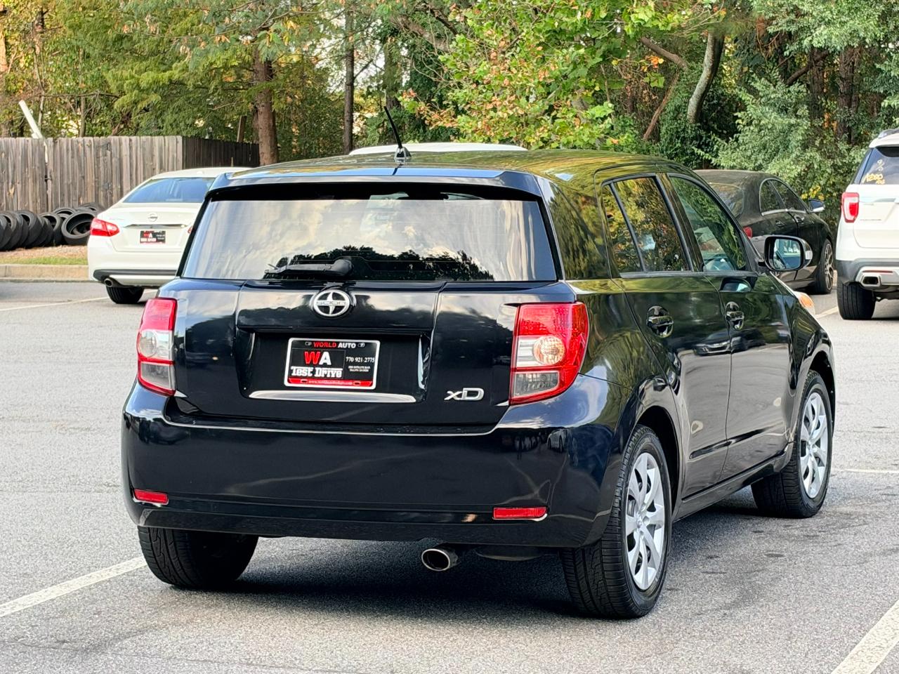 Scion xD 5-Door Hatchback 4-Spd AT 2012