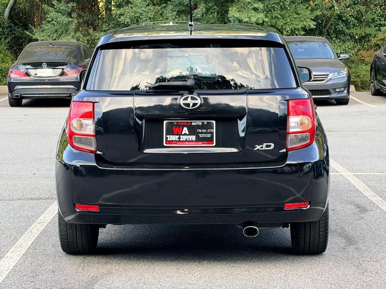 Scion xD 5-Door Hatchback 4-Spd AT 2012