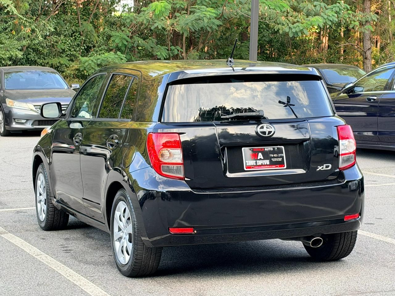 Scion xD 5-Door Hatchback 4-Spd AT 2012