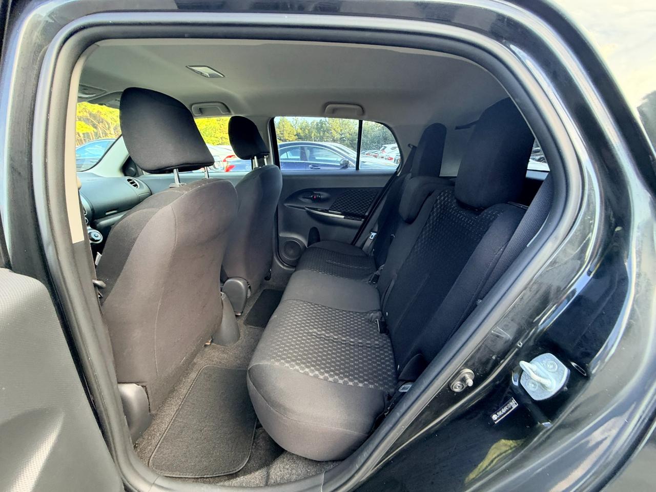Scion xD 5-Door Hatchback 4-Spd AT 2012