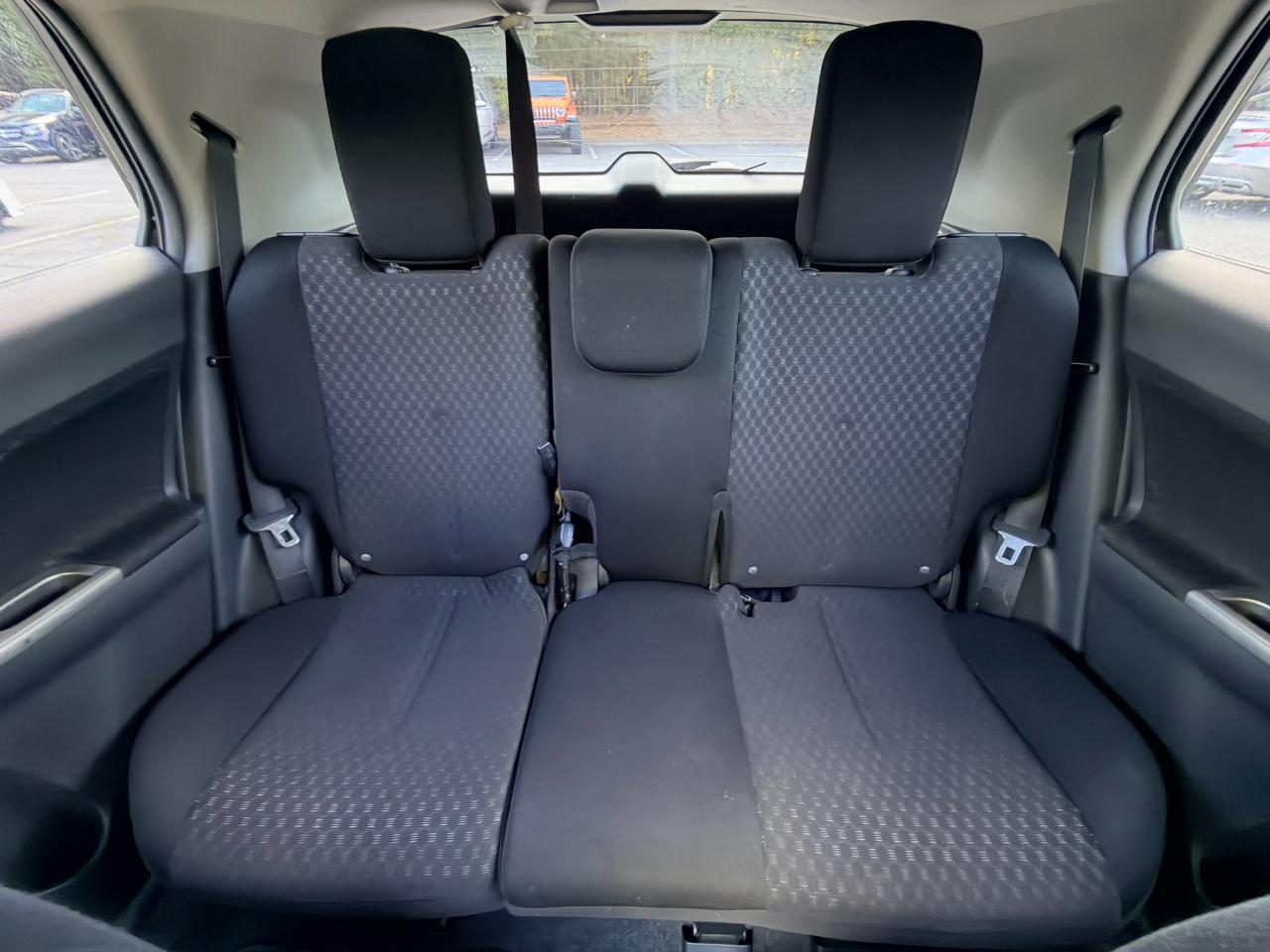 Scion xD 5-Door Hatchback 4-Spd AT 2012