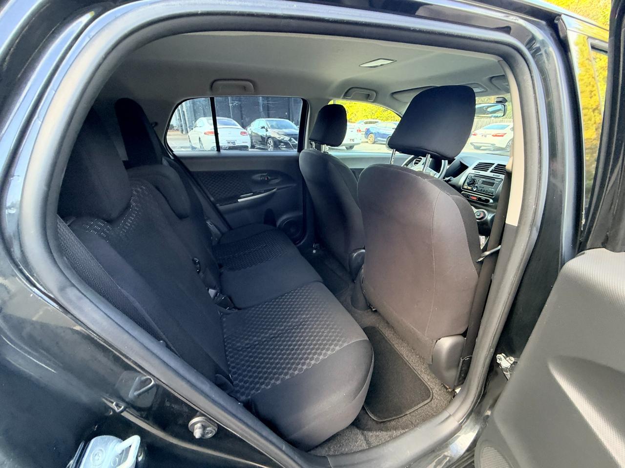Scion xD 5-Door Hatchback 4-Spd AT 2012