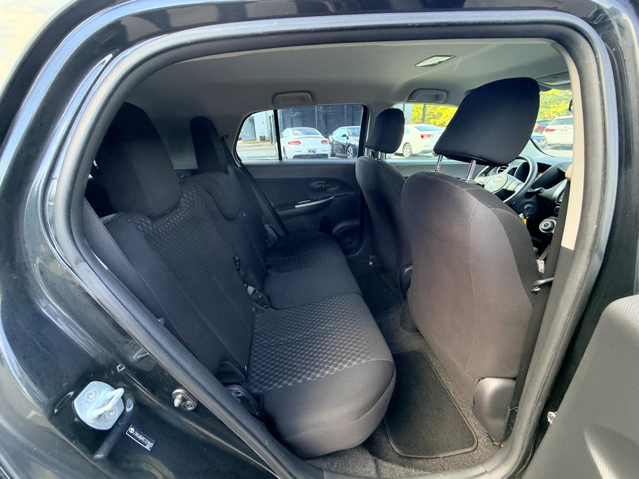 Scion xD 5-Door Hatchback 4-Spd AT 2012