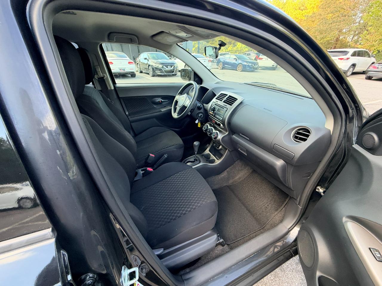 Scion xD 5-Door Hatchback 4-Spd AT 2012