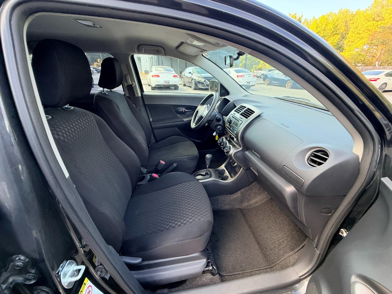 Scion xD 5-Door Hatchback 4-Spd AT 2012