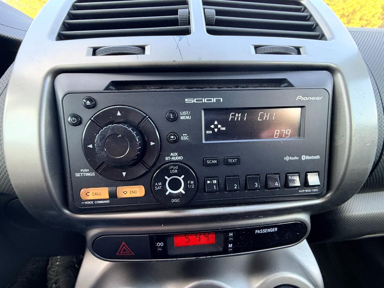 Scion xD 5-Door Hatchback 4-Spd AT 2012