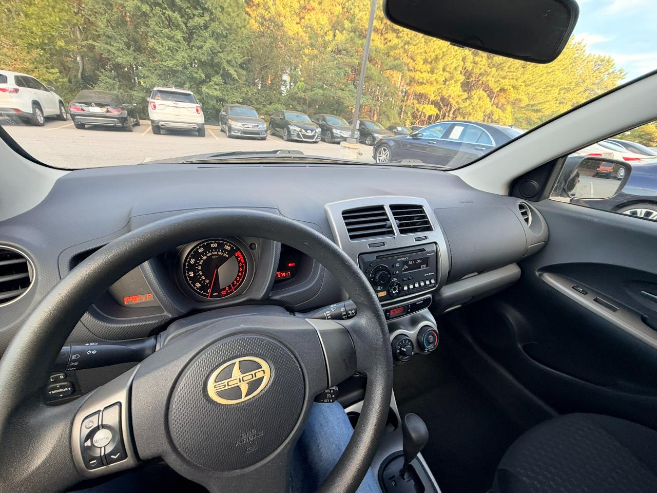 Scion xD 5-Door Hatchback 4-Spd AT 2012