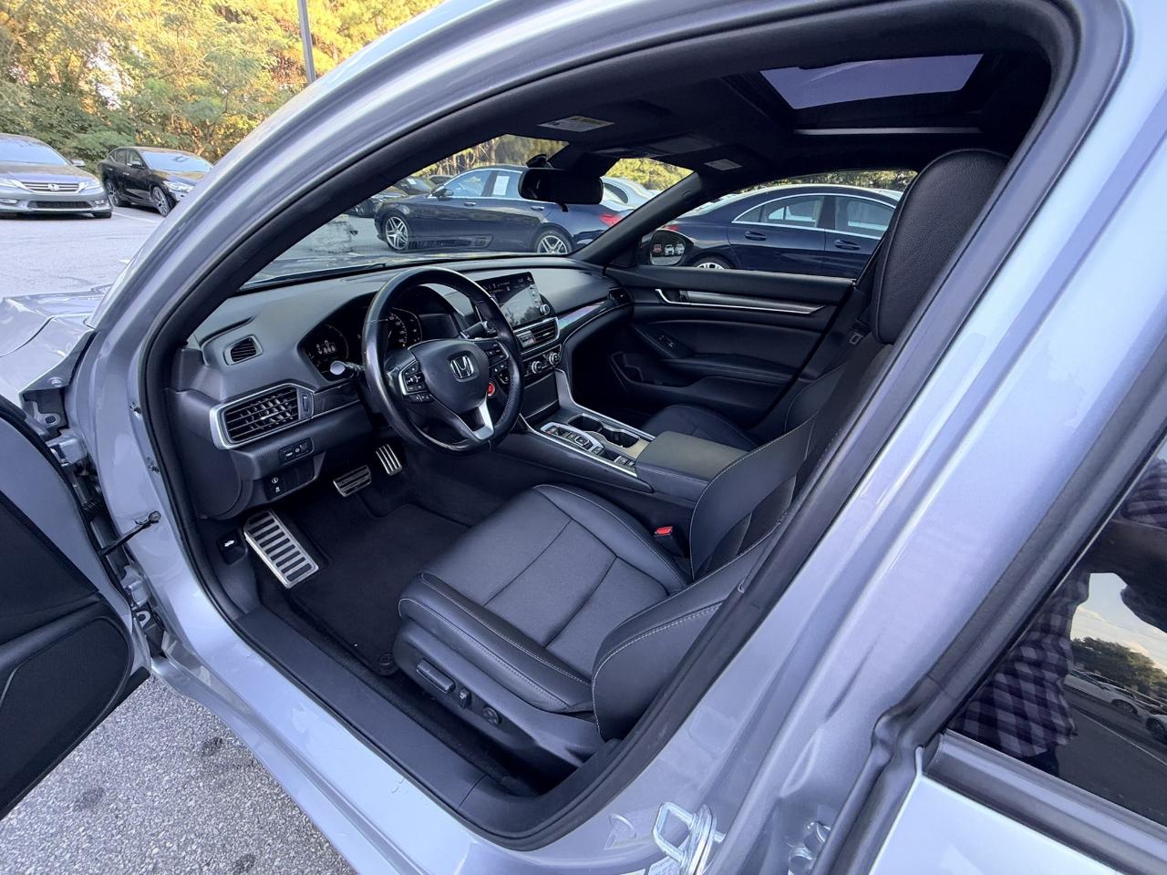 Honda Accord photo 9