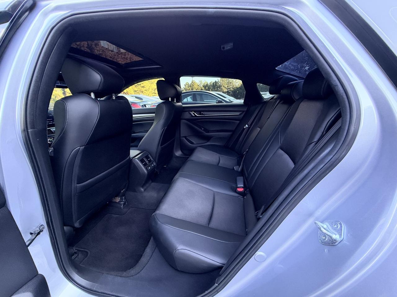 Honda Accord photo 12