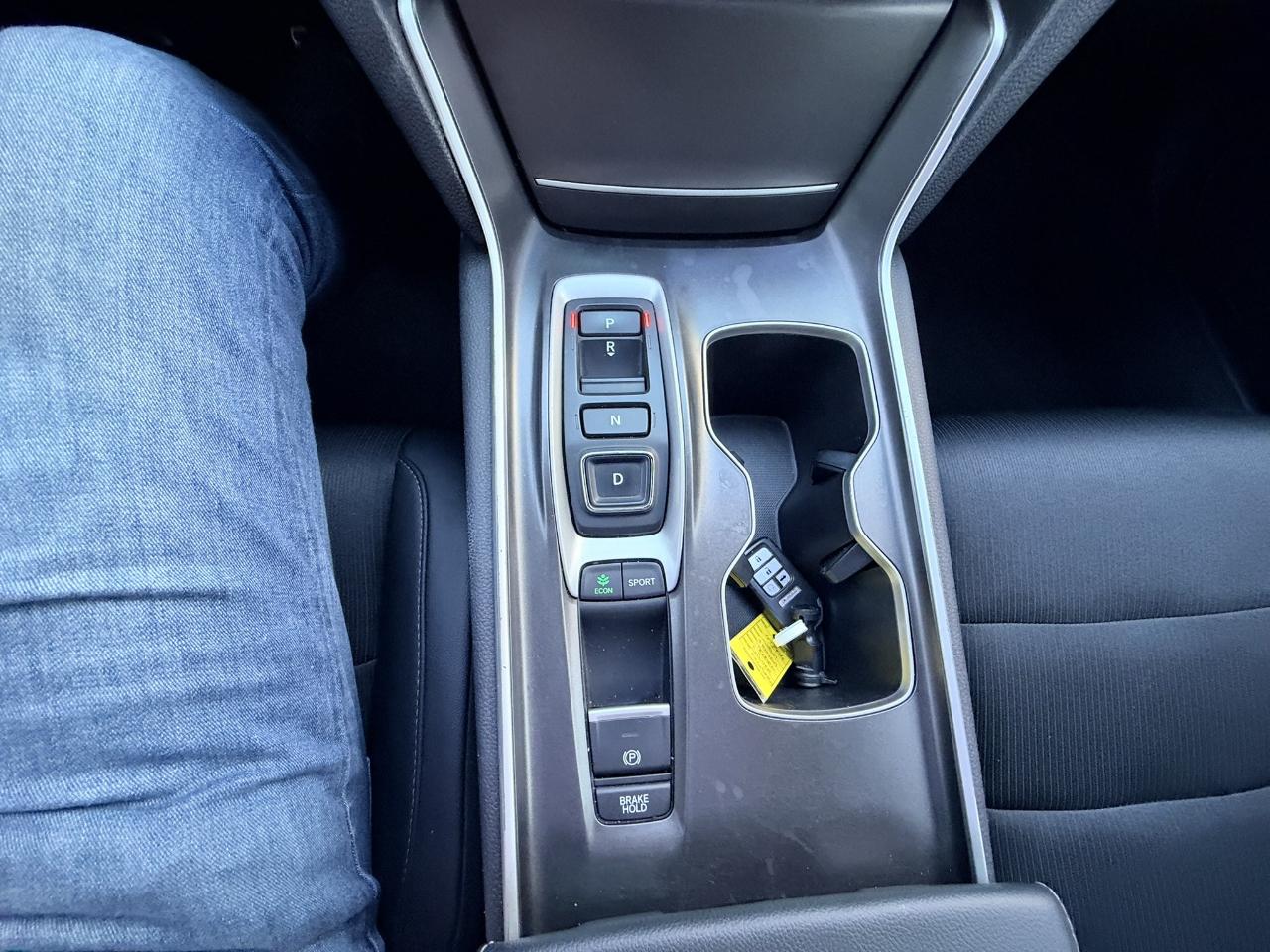 Honda Accord photo 25