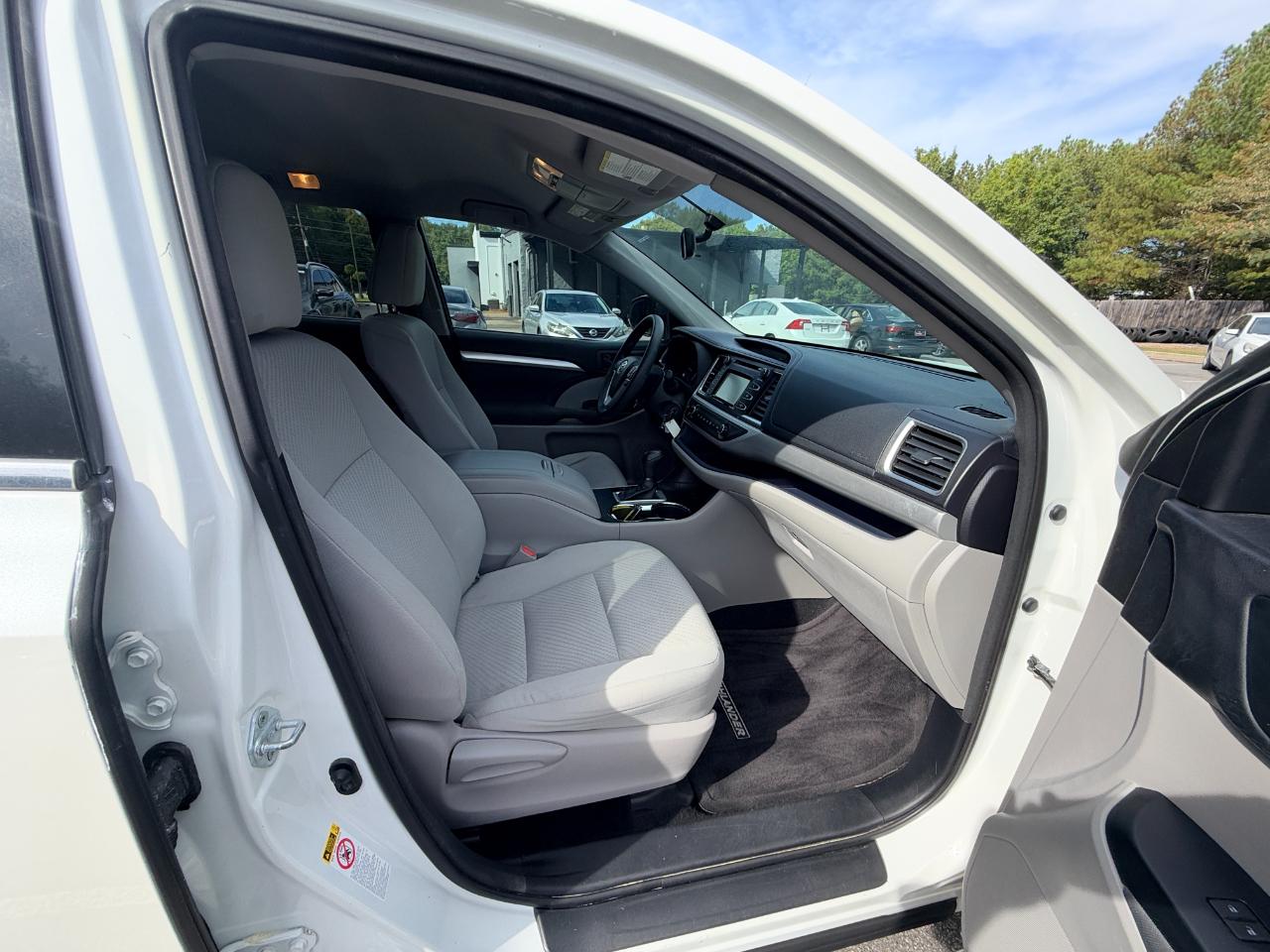 Toyota Highlander LE FWD V6 2016