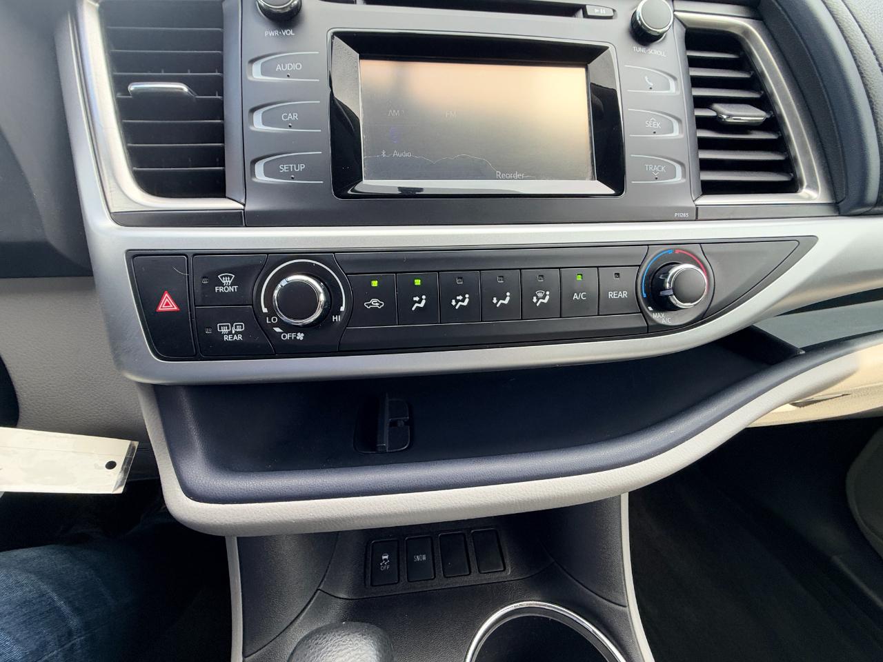 Toyota Highlander LE FWD V6 2016