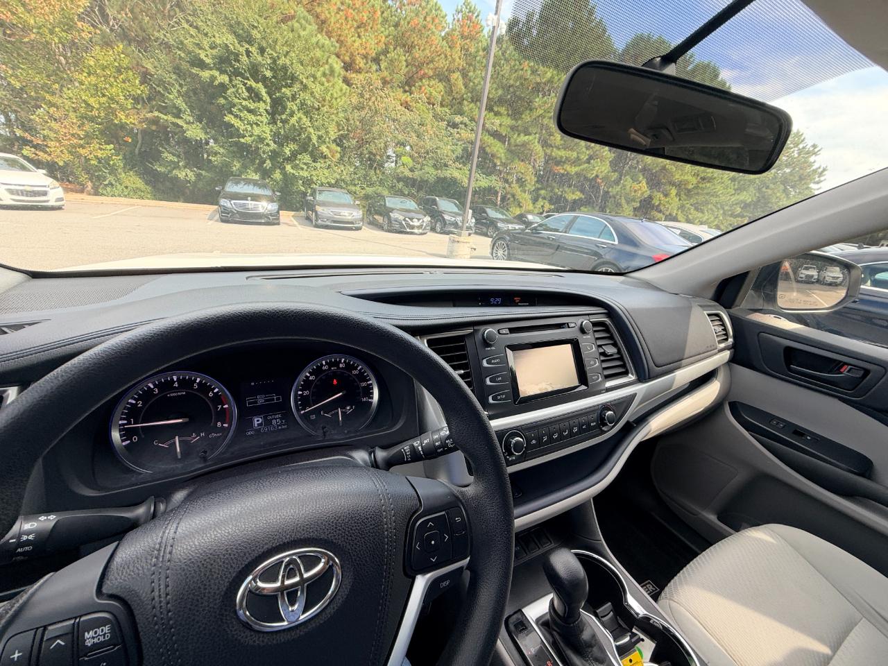 Toyota Highlander LE FWD V6 2016