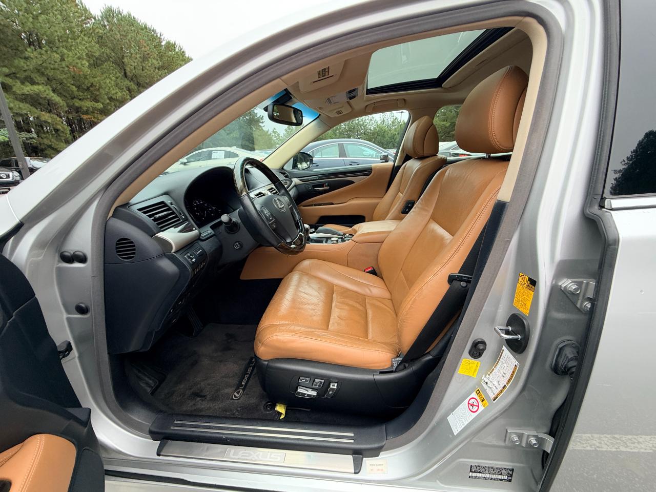 Lexus LS 460 Luxury Sedan 2013