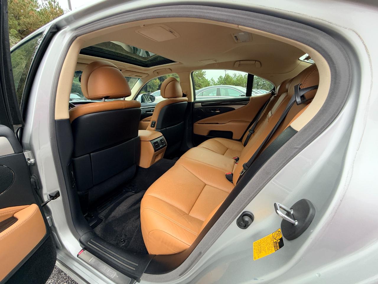 Lexus LS 460 Luxury Sedan 2013