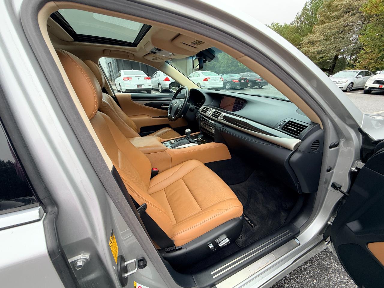 Lexus LS 460 Luxury Sedan 2013