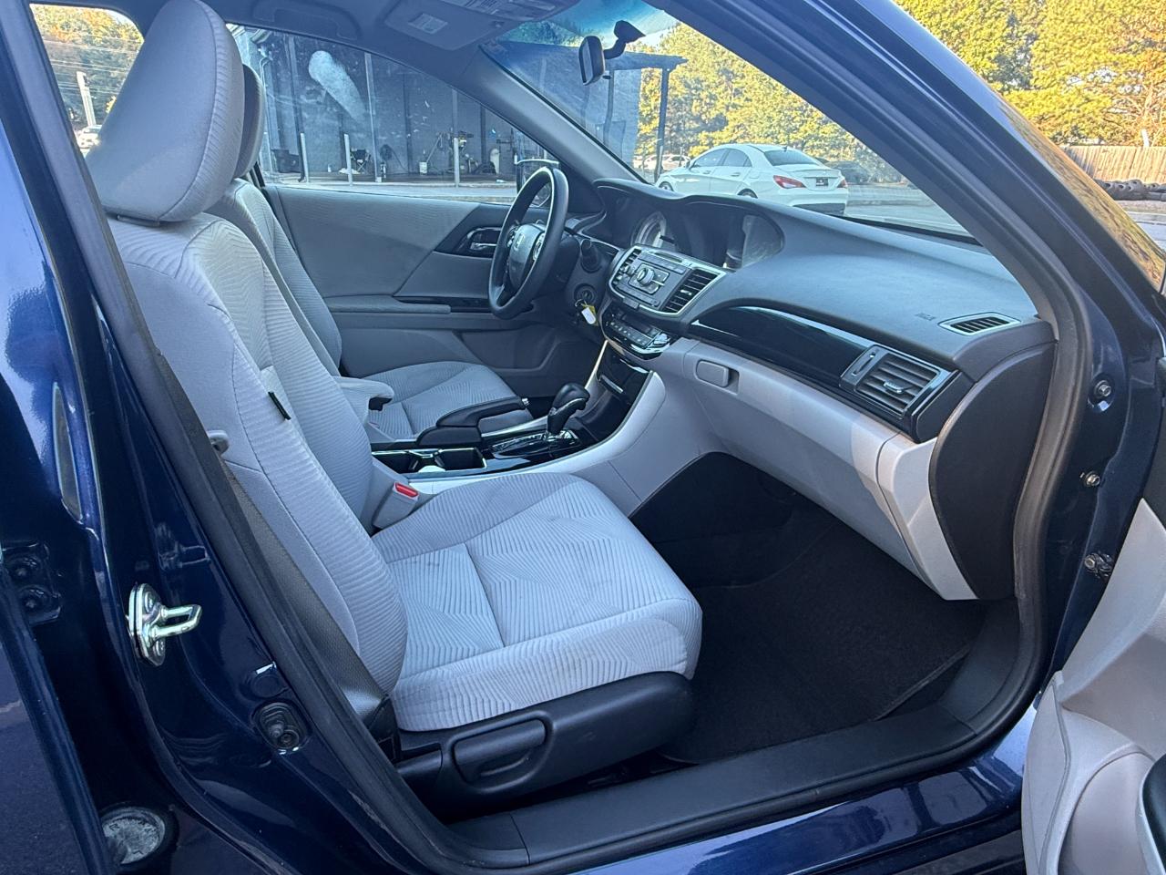 Honda Accord LX Sedan CVT 2016