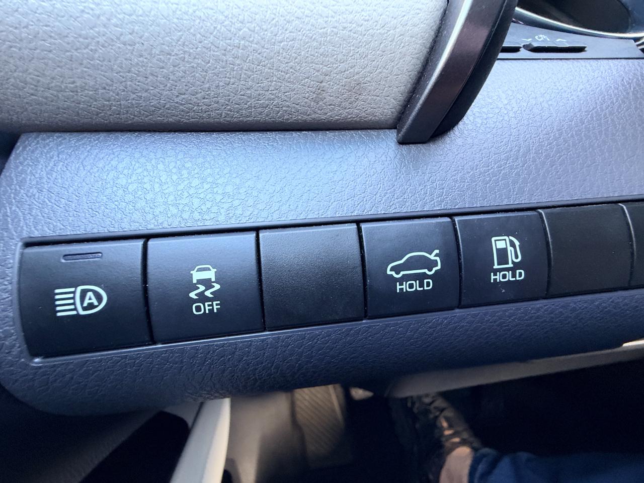Toyota Camry L 2020