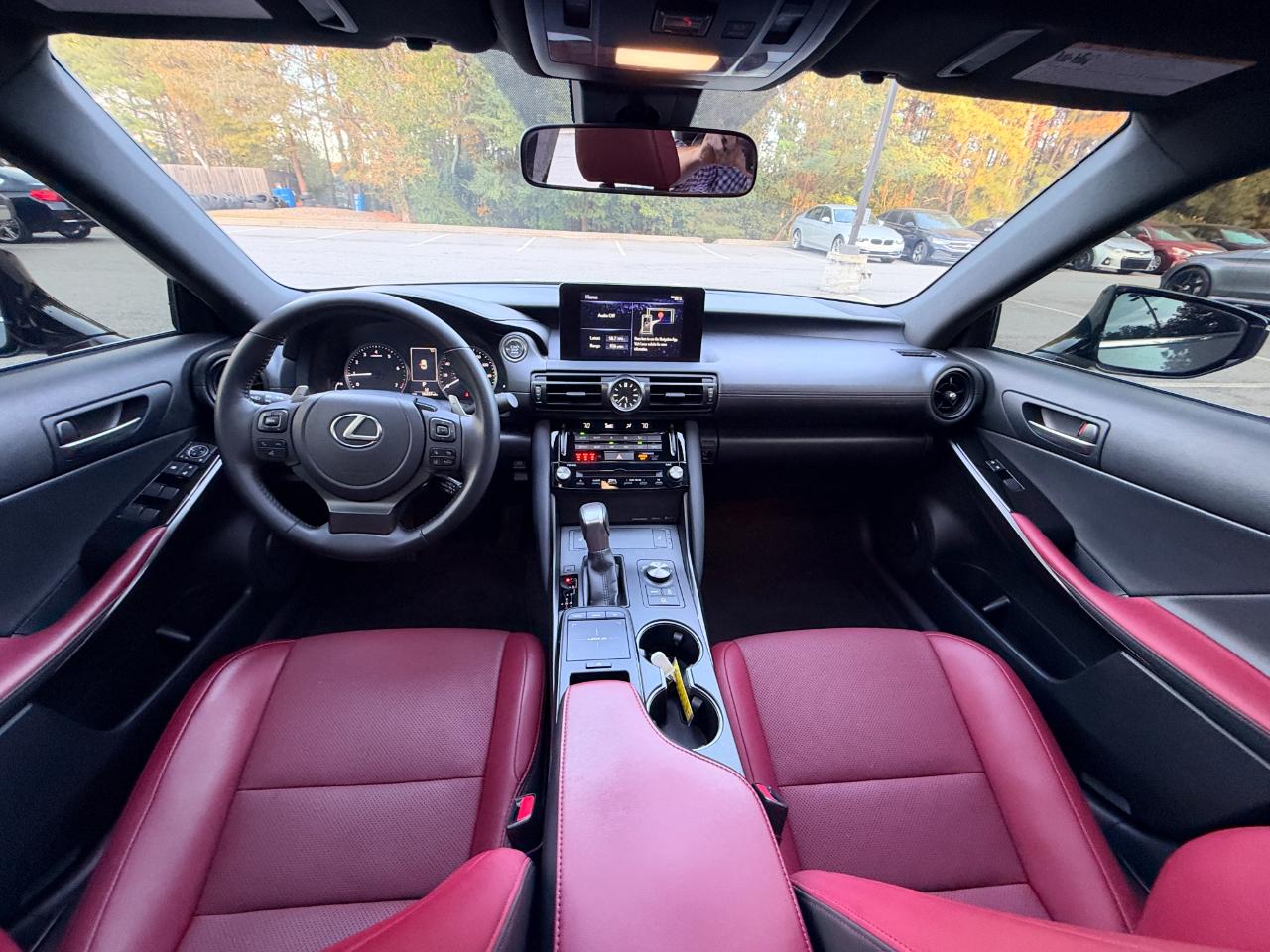 Lexus IS  2024