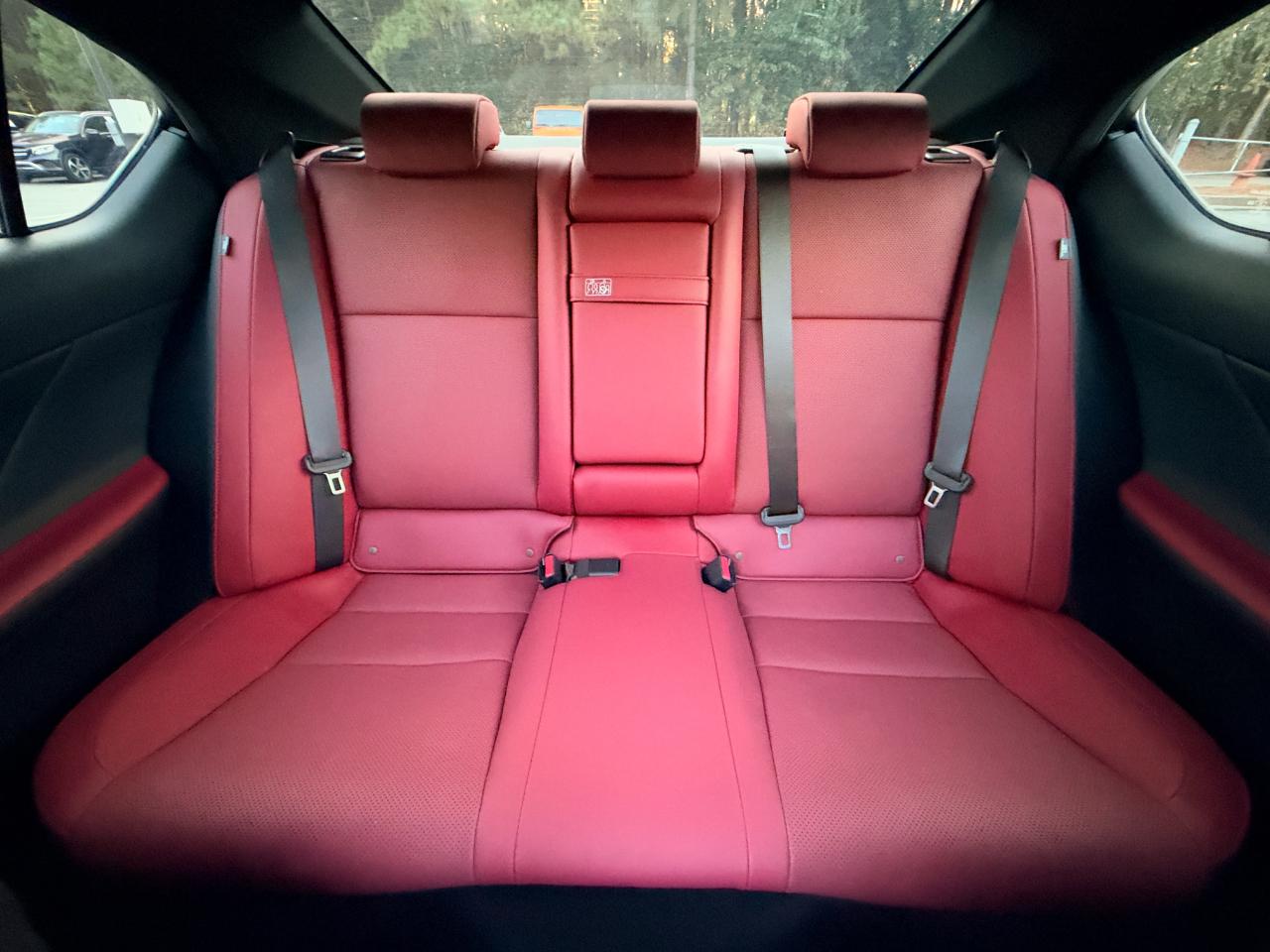 Lexus IS  2024