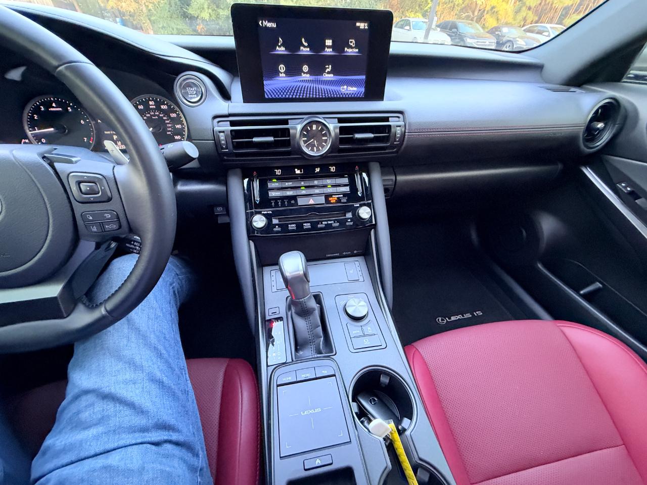 Lexus IS  2024