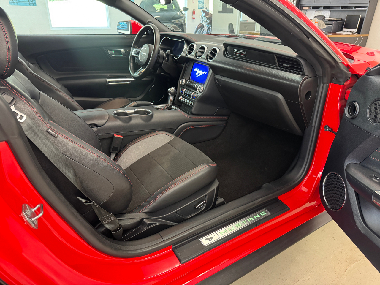 2019 Ford Mustang GT Premium photo 3