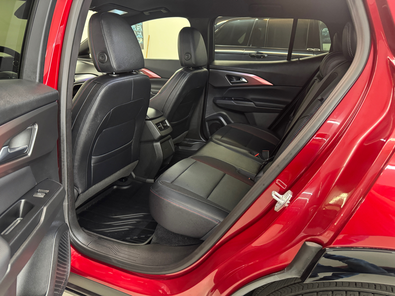 2025 Chevrolet Equinox EV 2RS photo 9