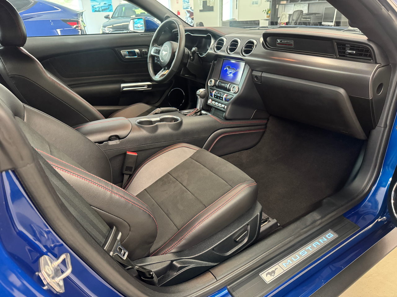 2023 Ford Mustang GT Premium photo 3